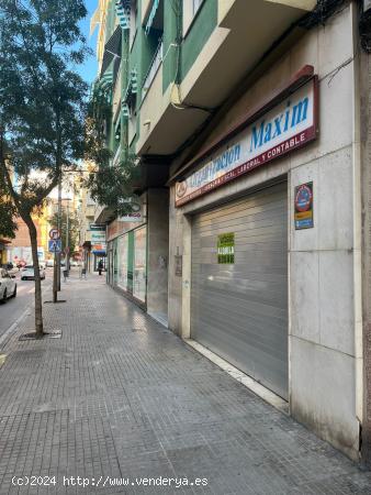 Amplio Local Comercial de 411 m² con Parking Privado - VALENCIA