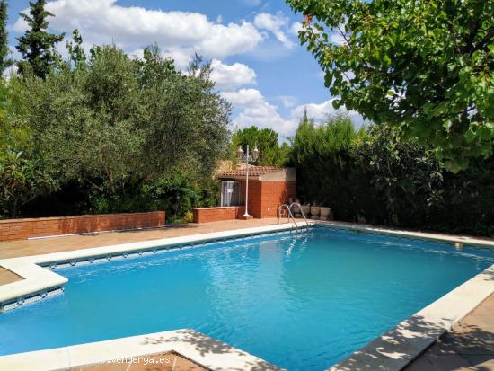  Magnifica casa de 6 Dormitorios con Piscina y vistas - BARCELONA 