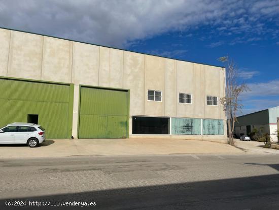  NAVE INDUSTRIAL  DE 1650M2 - MURCIA 