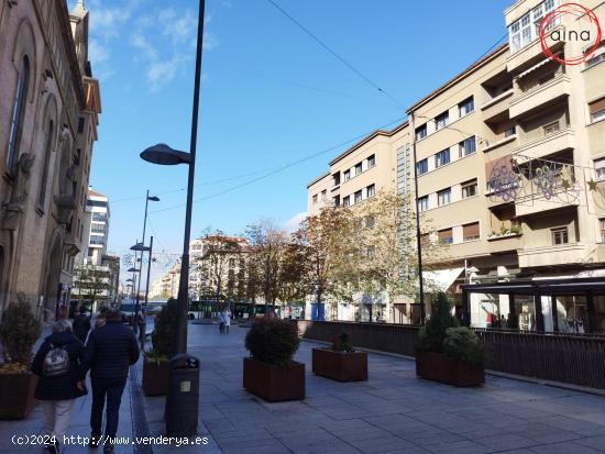 Pamplona (Zona Segundo Ensanche: Piso 6º y última altura de 1 dormitorio, 1 baño y cuarto de bici