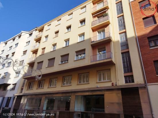 Pamplona (Zona Segundo Ensanche: Piso 6º y última altura de 1 dormitorio, 1 baño y cuarto de bici