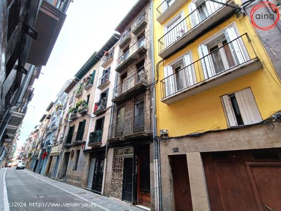 Piso con Jardín en el Casco Viejo - NAVARRA