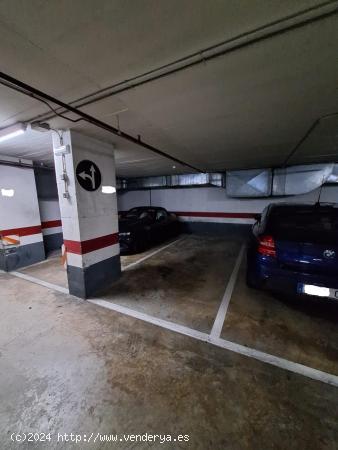 Plaza parking en complejo Mundet. - BARCELONA