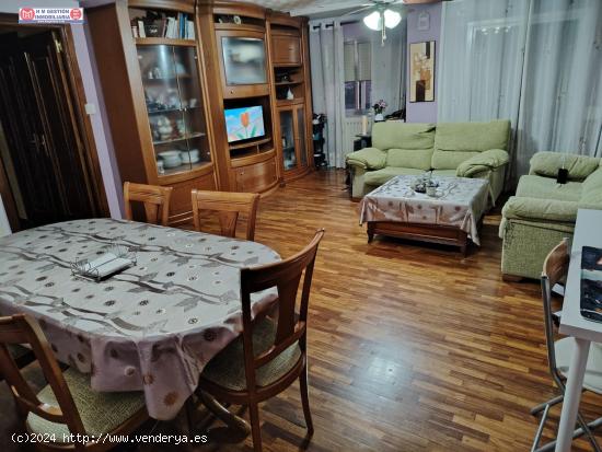 PISO AMPLIO Y LUMINOSO DE TRES DORMITORIOS Y UN BAÑO, 3º SIN ASCENSOR - CIUDAD REAL