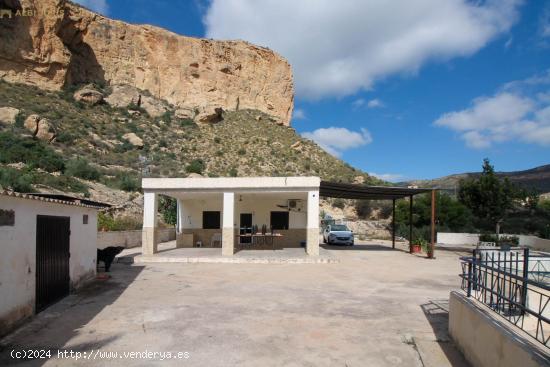  Se Vende en Crevillent - ALICANTE 