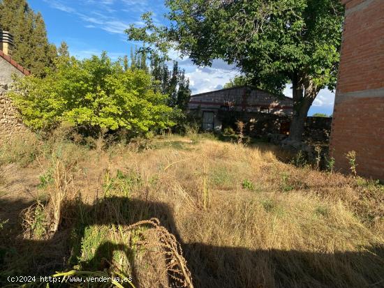  SE VENDE SOLAR EN FUENTES CLARAS - TERUEL 