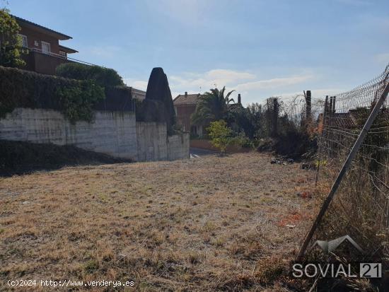 ¡Oportunidad  única en el Papiol: Terreno con vistas en el Parque Natural de Collserola! - BARCELO