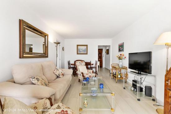 APARTAMENTO CON VISTAS AL MAR DE 3 DORMITORIOS 2 BAÑOS EN - ALICANTE