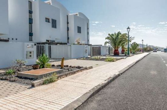  Chalet adosado en Costa Teguise - Teguise 