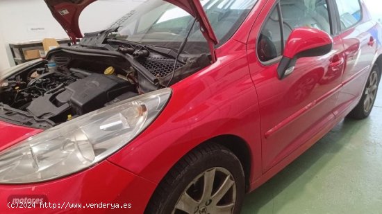 Peugeot 207 1.6 VTi 120 SPORT de 2009 con 212.000 Km por 2.000 EUR. en Barcelona