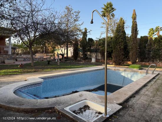 CHALET DE LUJO EN URBANIZACION LOS GIRASOLES - ALICANTE