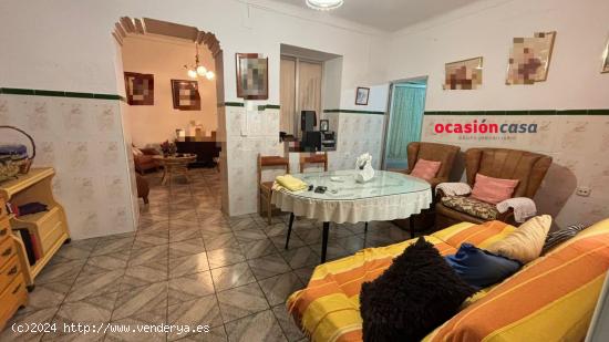 CASA CON TEJADO NUEVO EN LA ZONA DE PUEBLONUEVO - CORDOBA