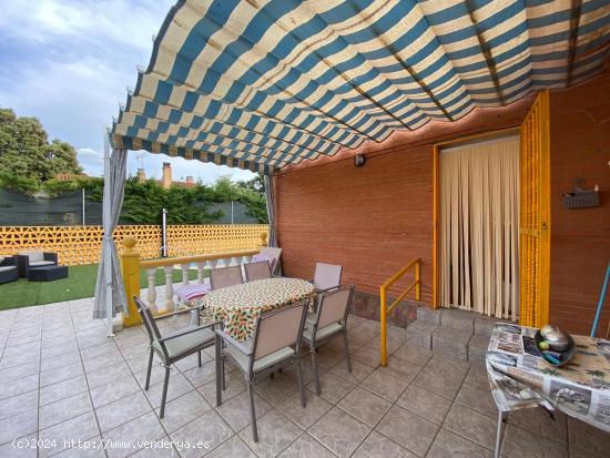 Exclusivas Alcalá vende chalet independiente con piscina en Urbanización Montejaral en Loranca de 