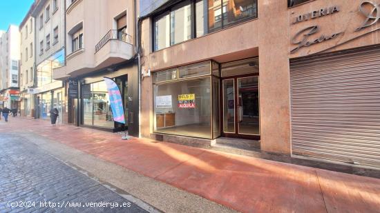 **ALQUILER LOCAL COMERCIAL EN EL CENTRO DE PONFERRADA - ZONA DE ALTO TRÁFICO PEATONAL** - LEON