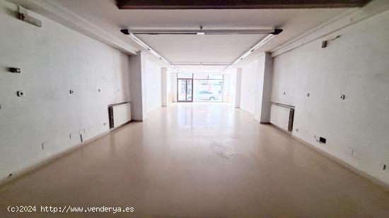 **ALQUILER LOCAL COMERCIAL EN EL CENTRO DE PONFERRADA - ZONA DE ALTO TRÁFICO PEATONAL** - LEON