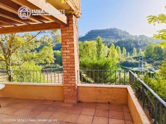 SE VENDE CHALET EN VILLAVERDE DEL GUADALIMAR CON 12.000 M2 DE TERRENO Y PISCINA - ALBACETE