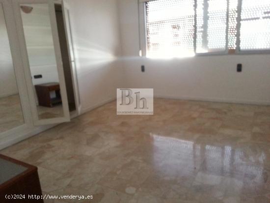 BLANHOGAR VENDE ESTUPENDO PISO EN PERCHEL SUR - MALAGA