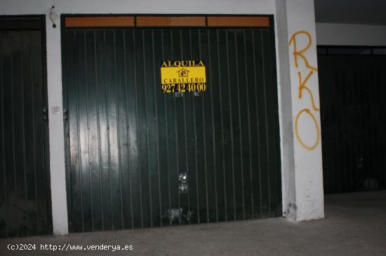 Garaje en Travesía Plaza de Toros - CACERES