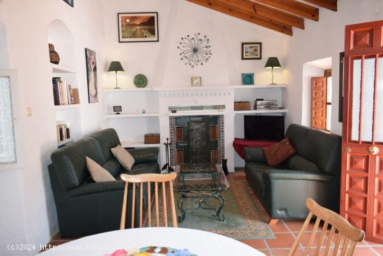 Finca en venta en Benamargosa (Málaga)