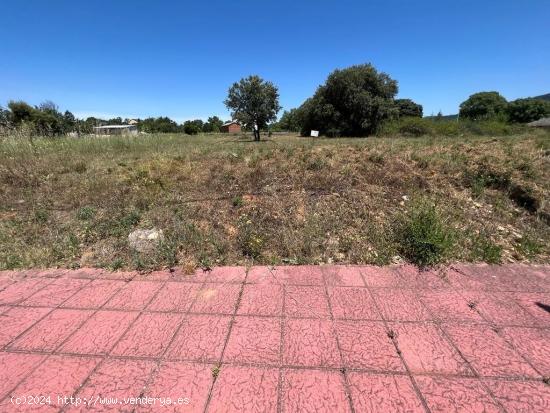 SOLAR DE 1100M2 EN CUBILLOS DEL SIL CON 20METROS DE FACHADA A CARRETERA - LEON