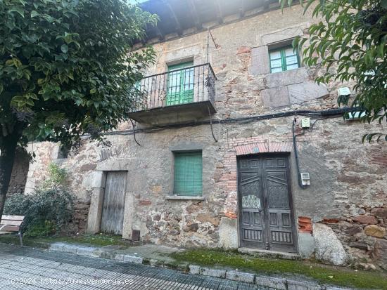 SE VENDE CASA SINGULAR EN COLUMBRIANOS - LEON