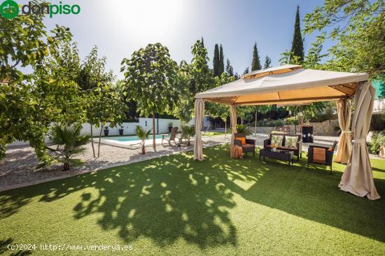 Genuina casa en venta en La Zubia (Granada) - GRANADA