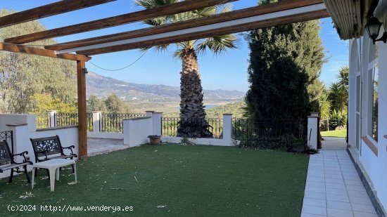 Villa en venta en Viñuela (Málaga)