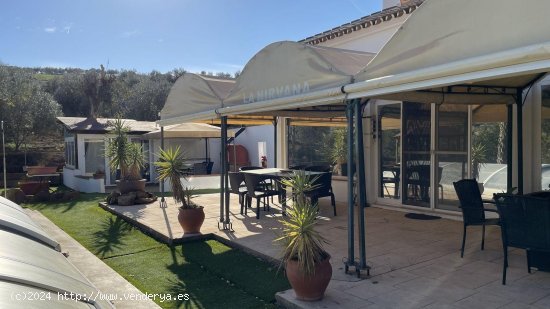 Villa en venta en Viñuela (Málaga)