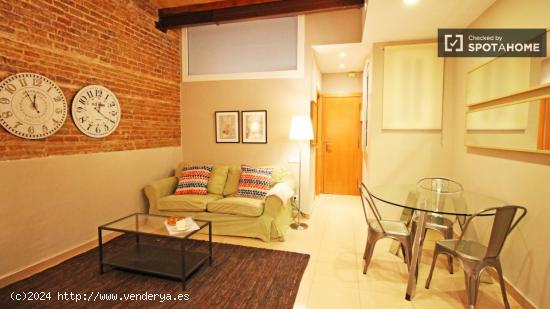 Elegante apartamento de 1 dormitorio con balcón en el barrio de Gràcia - BARCELONA