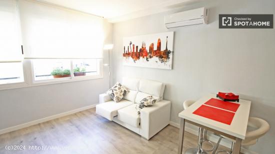 elegante apartamento estudio en alquiler cerca de la playa en el Poblenou - BARCELONA