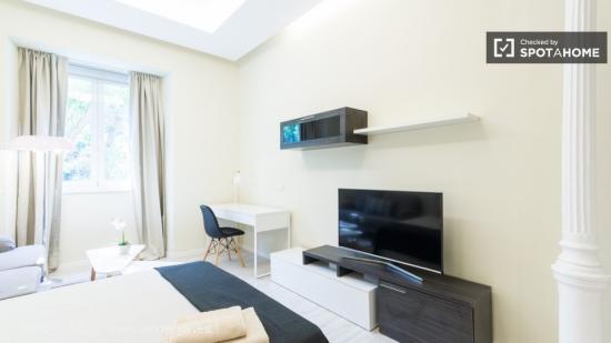 Apartamento estudio elegante con aire acondicionado y secador de alquiler en Almagro y Trafalgar ár