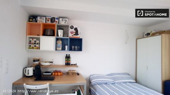 Apartamento estudio con balcón en alquiler con vistas al mar - La Barceloneta, Barcelona - BARCELON