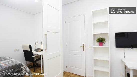 Habitación con calefacción en el apartamento de 5 dormitorios, Retiro. - MADRID