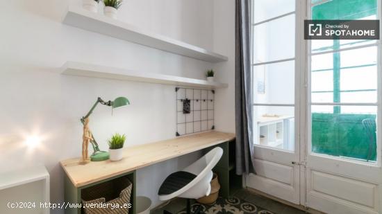 Habitación acogedora en un apartamento de 7 dormitorios en el Eixample, Barcelona - BARCELONA