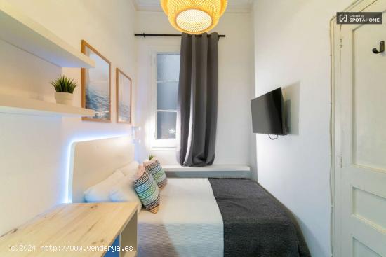  Habitación acogedora en un apartamento de 7 dormitorios en el Eixample, Barcelona - BARCELONA 