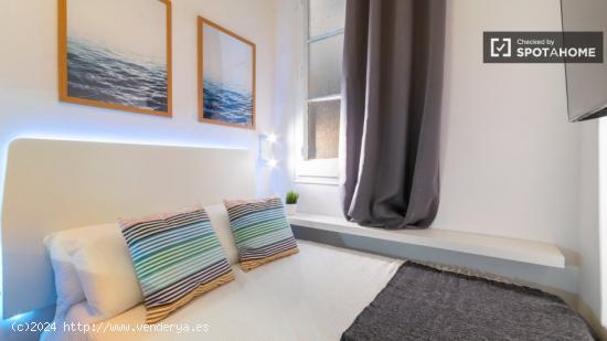 Habitación acogedora en un apartamento de 7 dormitorios en el Eixample, Barcelona - BARCELONA