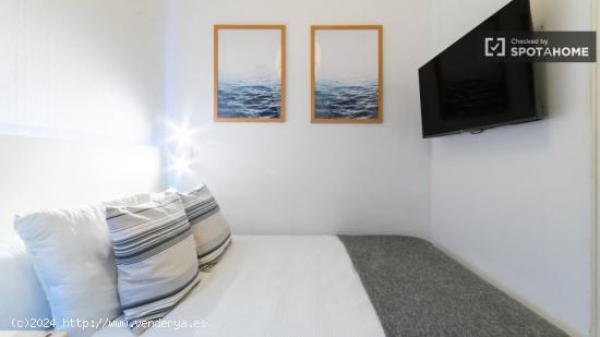 Habitación acogedora en un apartamento de 7 dormitorios en el Eixample, Barcelona - BARCELONA