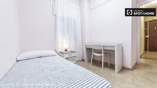 Encantadora habitación en piso compartido con tendederos, Camins al Grau - VALENCIA