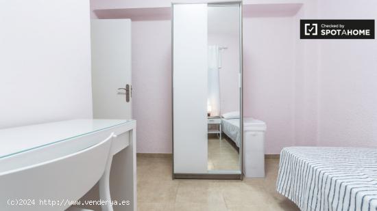 Encantadora habitación en piso compartido con tendederos, Camins al Grau - VALENCIA