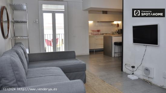 Renovado apartamento de 2 dormitorios con aire acondicionado y balcones en alquiler en El Raval - BA