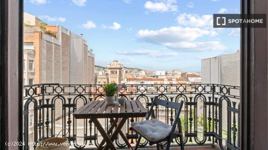 Bonita habitación en piso compartido con wi-fi, Sarrià-Sant Gervasi - BARCELONA