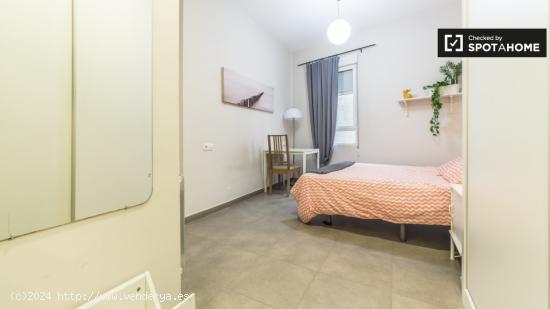 Habitación íntima con llave independiente en piso compartido, Ciutat Vella. - VALENCIA