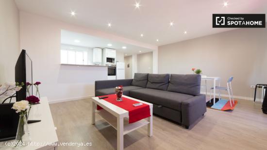 apartamento de 3 dormitorios luminoso y moderno en alquiler en Poblats Marítims - VALENCIA