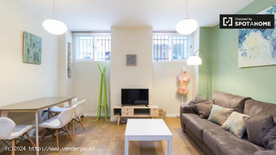 Apartamento de 2 dormitorios con patio para alquilar en Argüelles - MADRID