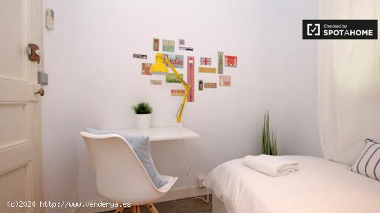 Habitación interior en apartamento de 8 dormitorios en Gracia, Barcelona - BARCELONA