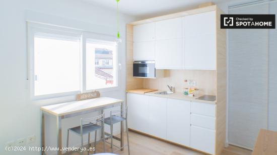 Recientemente renovado apartamento de 1 dormitorio en alquiler en Chueca. - MADRID