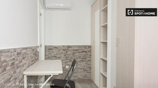 Acogedora habitación con aire acondicionado en un apartamento compartido, Casa de Campo - MADRID