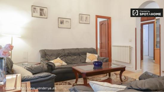 Apartamento de 3 dormitorios con balcón en alquiler en Chueca - MADRID