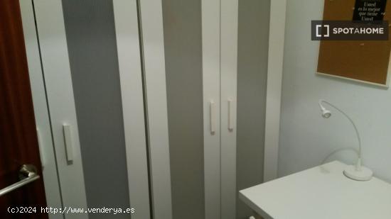 Sweet room en alquiler en apartamento de 6 camas, Eixample, Barcelona - BARCELONA