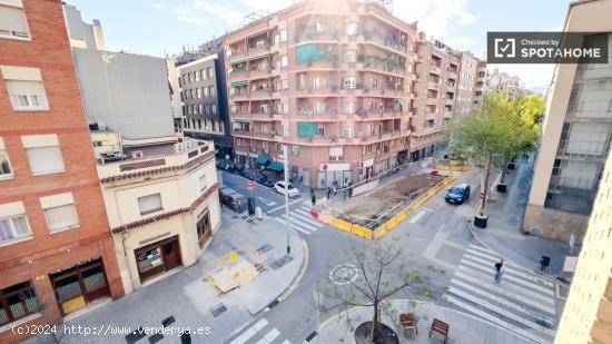 Moderno apartamento de 3 dormitorios en alquiler en Poblesec, Barcelona - BARCELONA